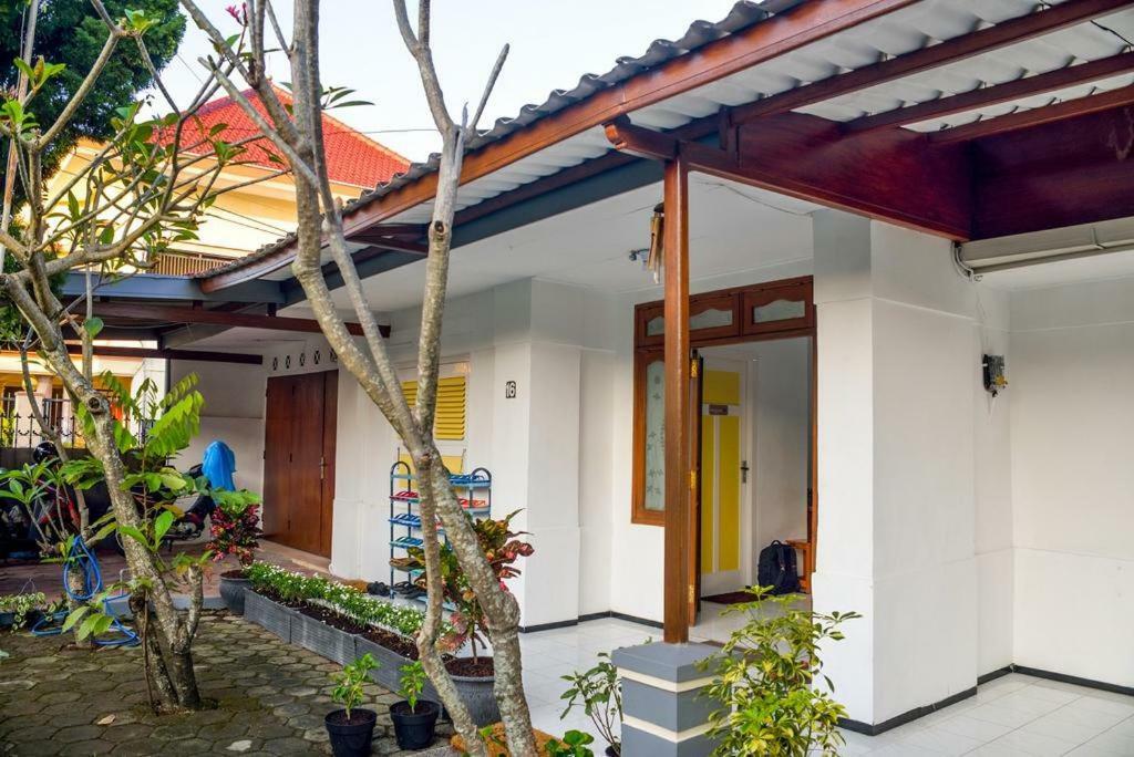 Rumah Larasati مالانغ المظهر الخارجي الصورة